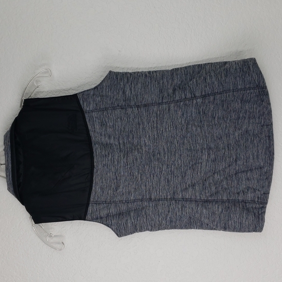 The north face vest girl's size medium 10/12 black and gray - Picture 2 of 9